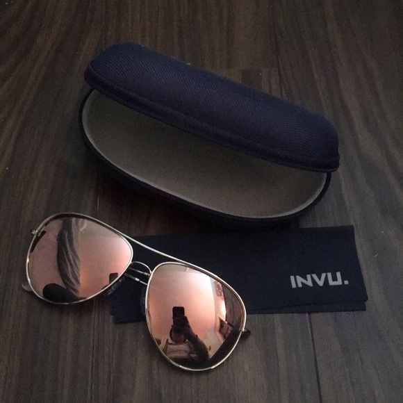 INVU Accessories - Sunglasses with case